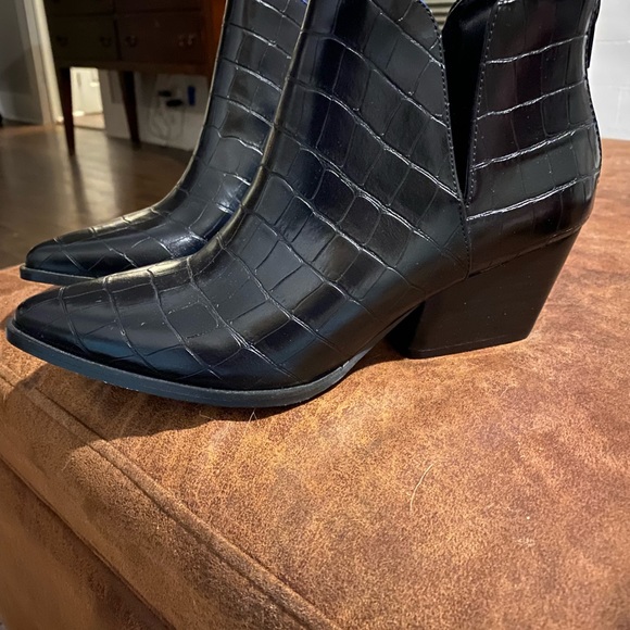 Shu Shop Yuri Black 6 1/2 - Picture 3 of 5